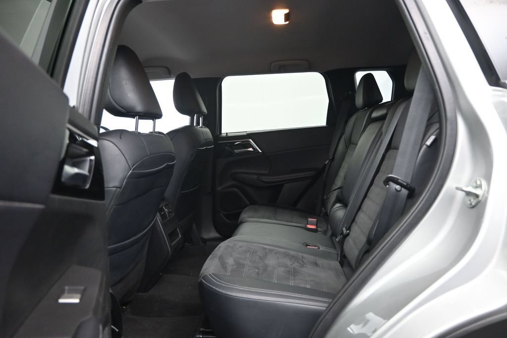 Used 2024 Mitsubishi Outlander SE AWD/4WD image 25