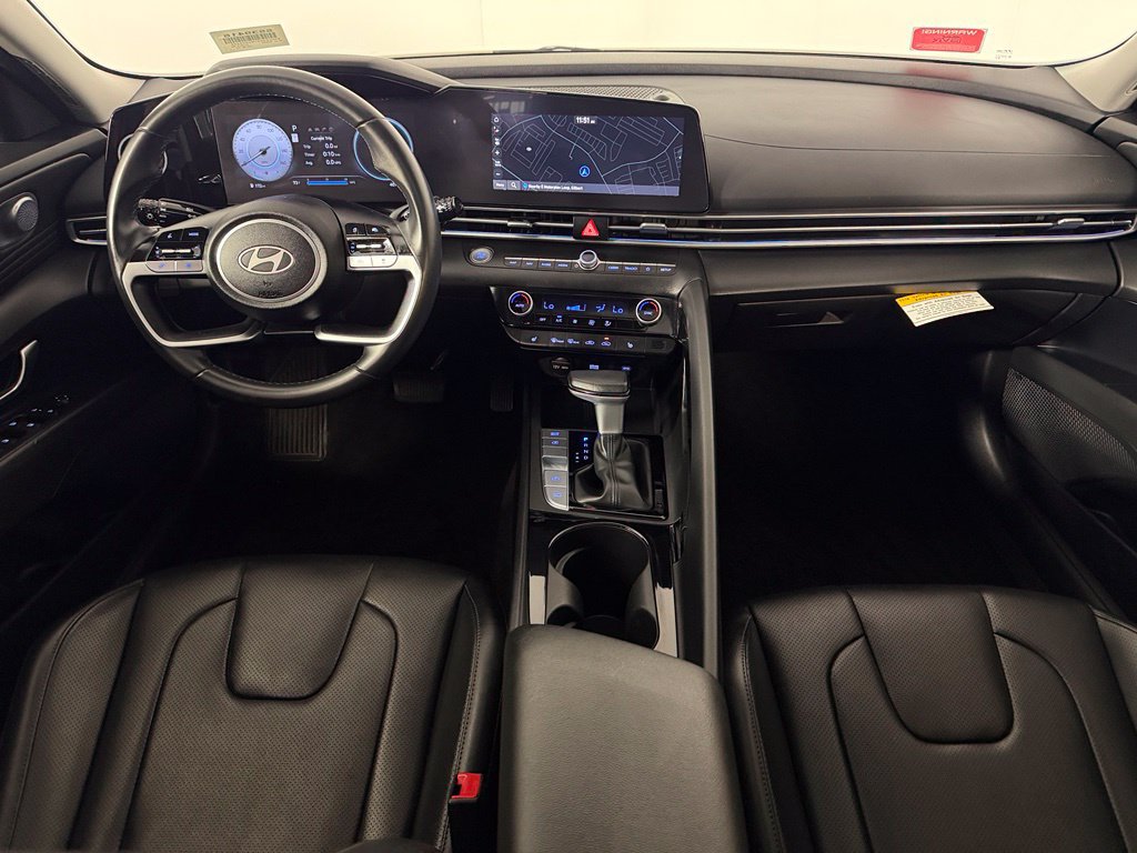 Used 2025 Hyundai Elantra Limited FWD image 12