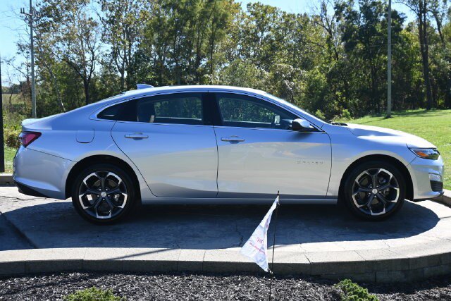 Used 2022 Chevrolet Malibu LT FWD image 4