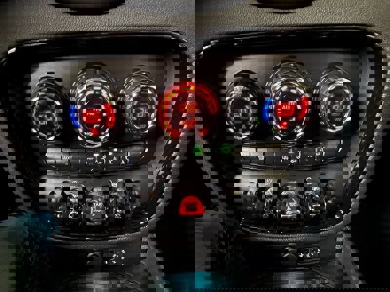 Used 2016 MINI Cooper Clubman image 31