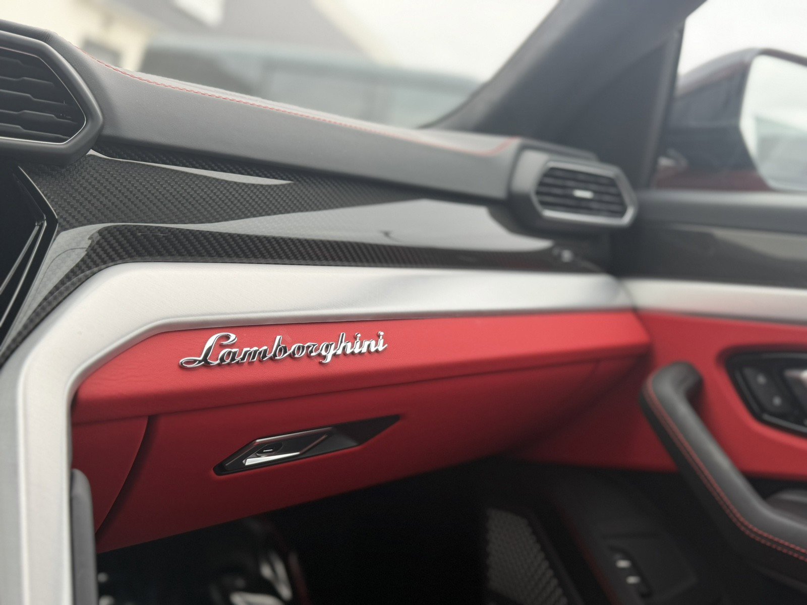 Used 2020 Lamborghini Urus image 13