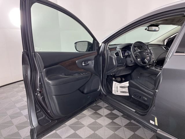 Used 2019 Nissan Murano Platinum w/ Cargo Package image 16