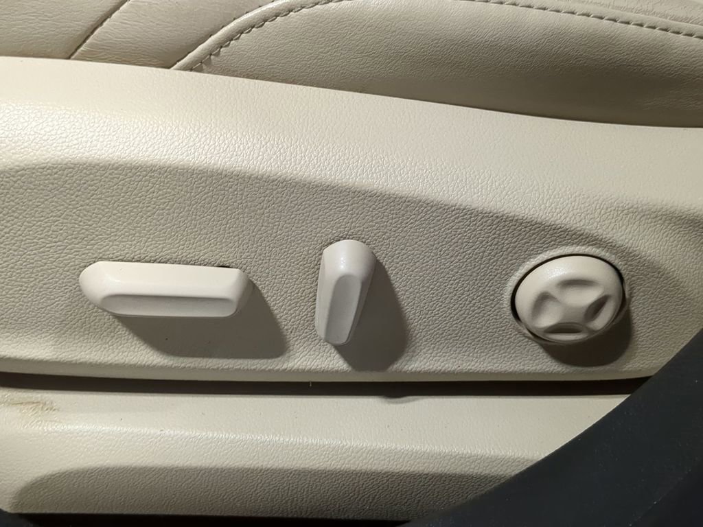 Used 2017 Buick Envision Premium image 30