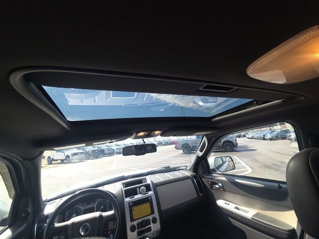 Used 2010 Mercury Mariner Premier image 20