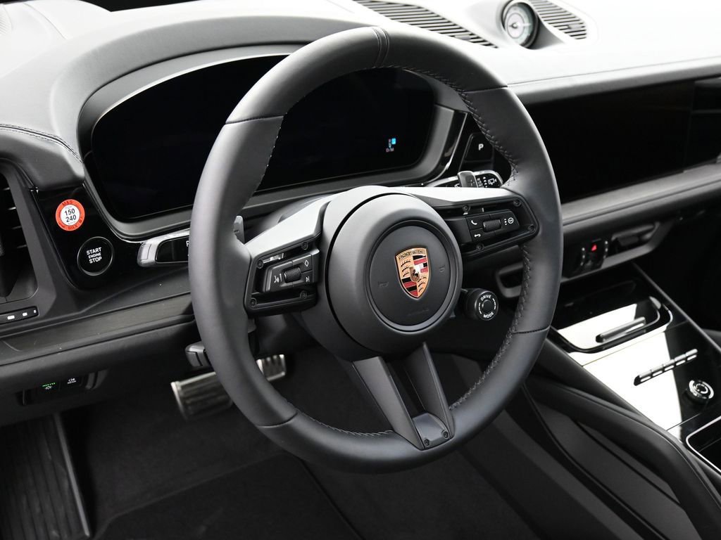 New 2026 Porsche Cayenne GTS image 17