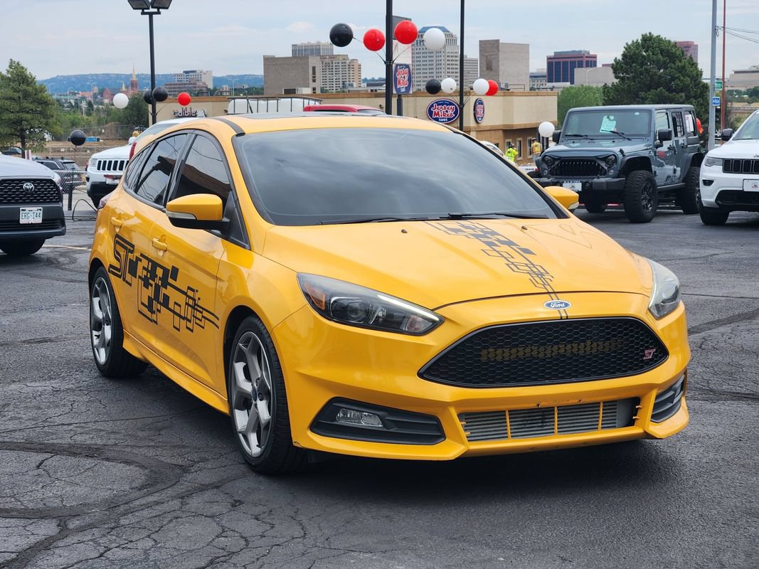 Used 2015 Ford Focus ST w/ Equipment Group 401A FWD image 7