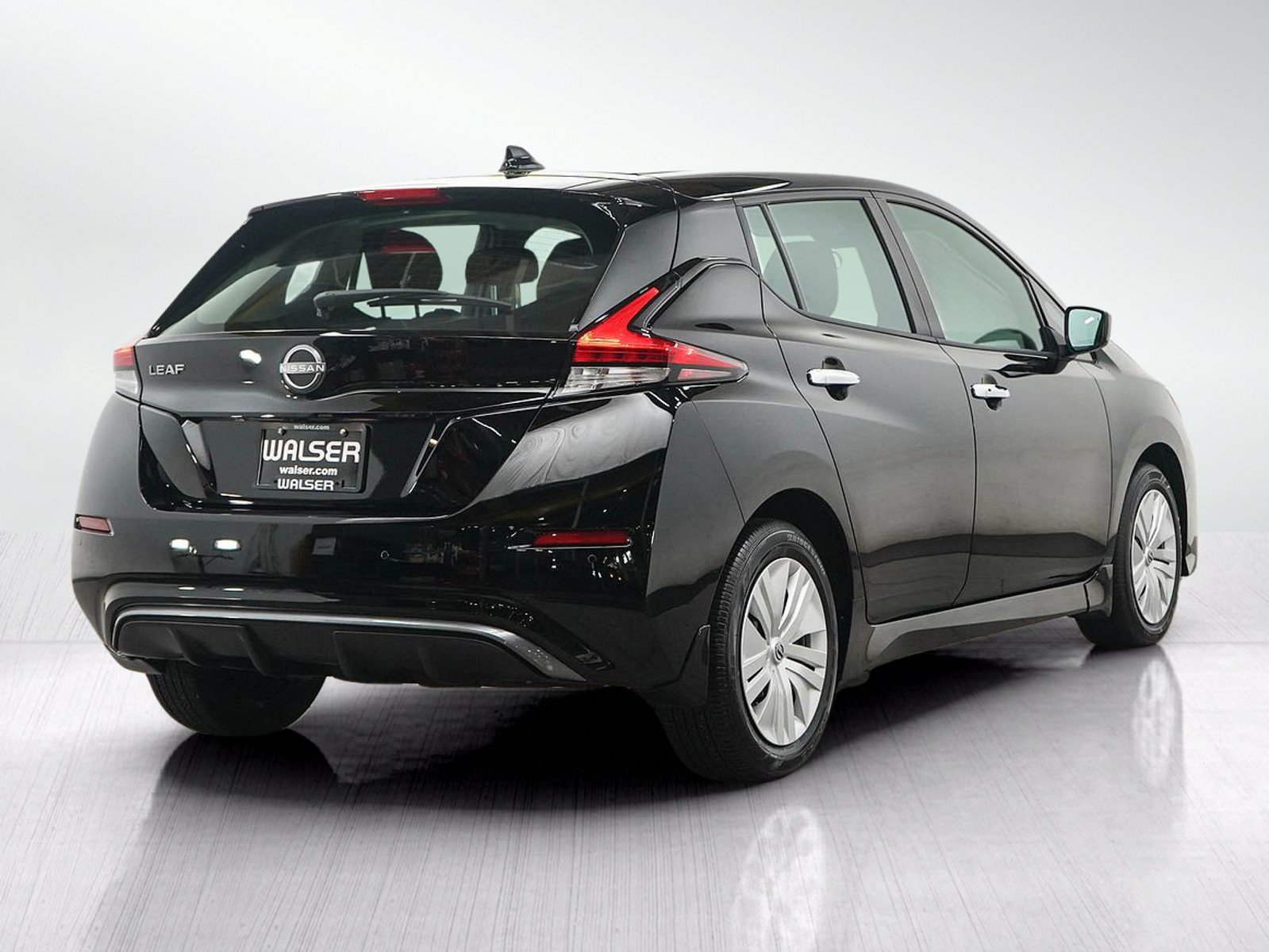 Used 2025 Nissan Leaf S FWD image 5