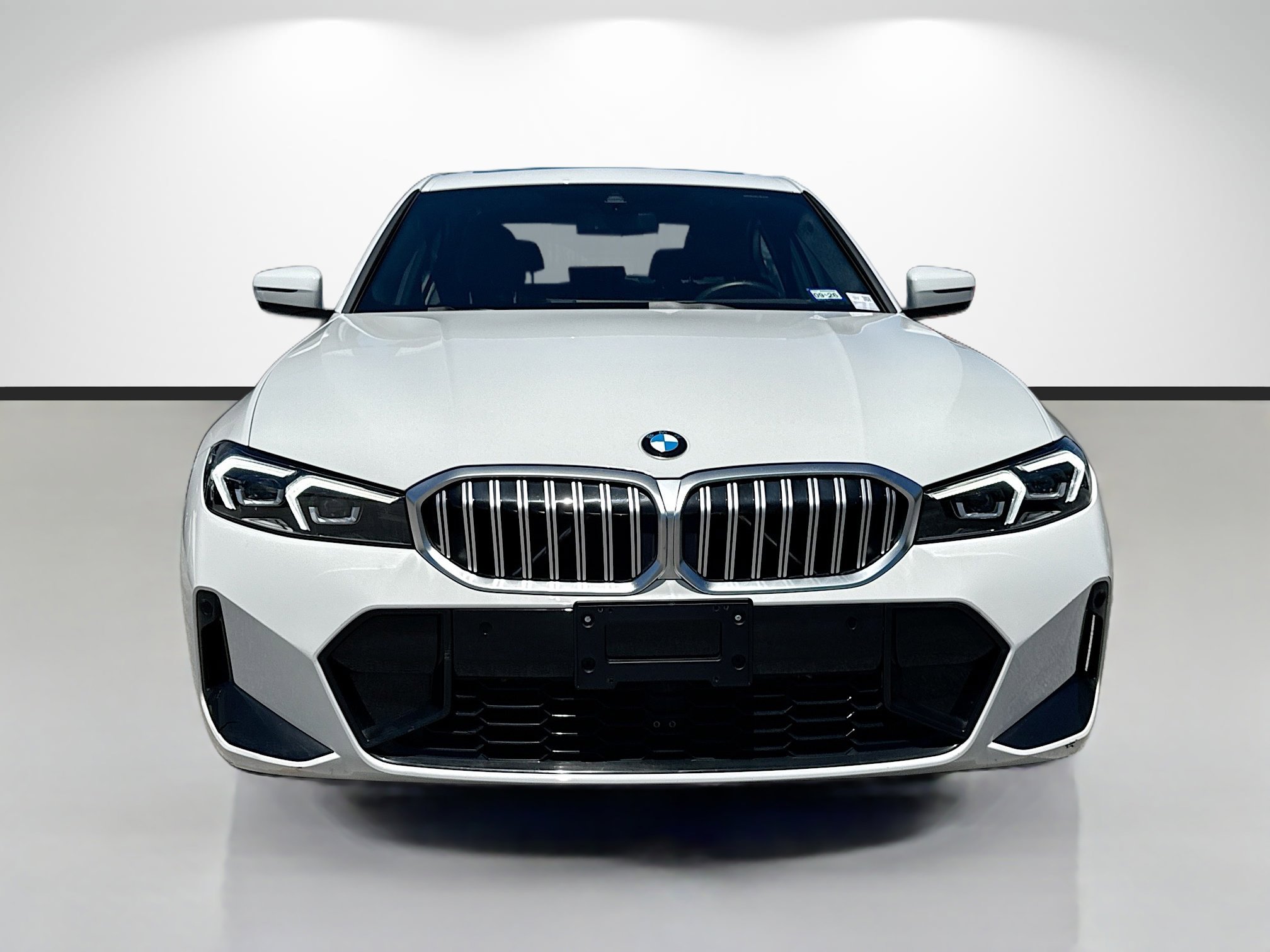 Used 2026 BMW 330i xDrive Sedan w/ M Sport Package AWD/4WD image 8