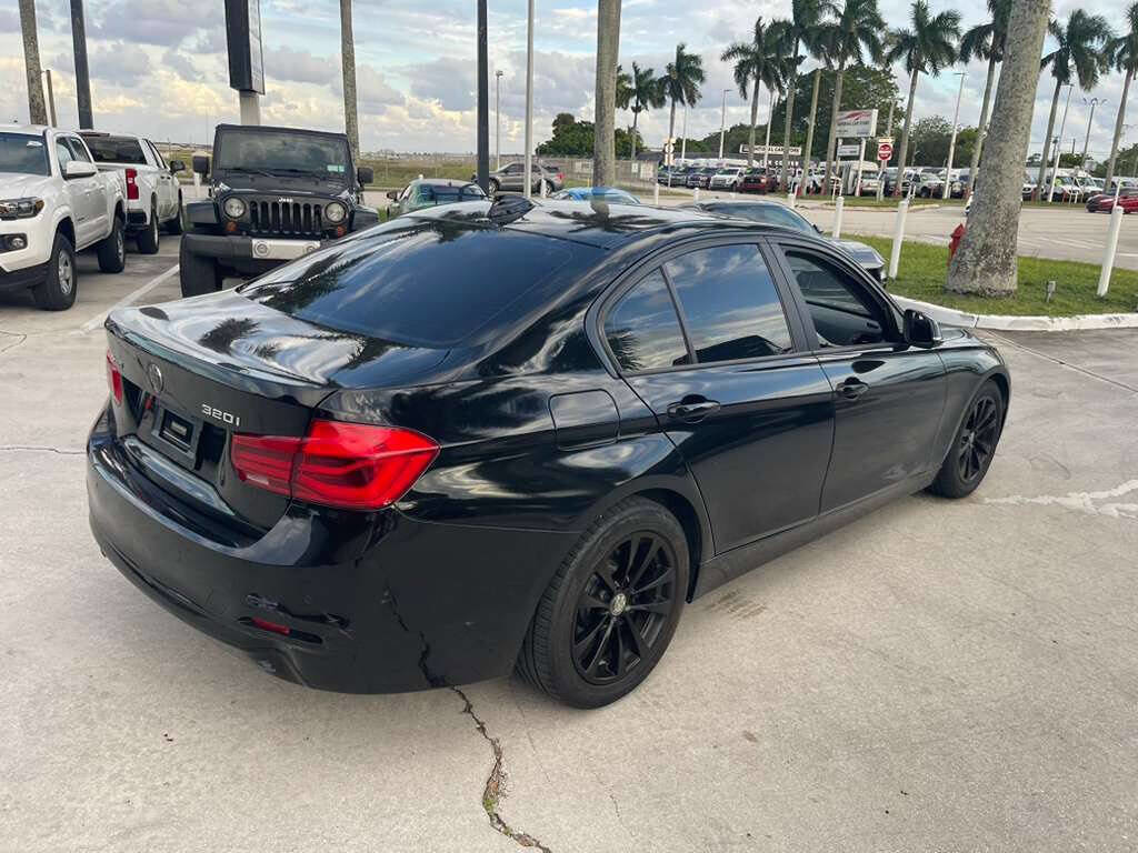 Used 2017 BMW 320i xDrive Sedan image 7