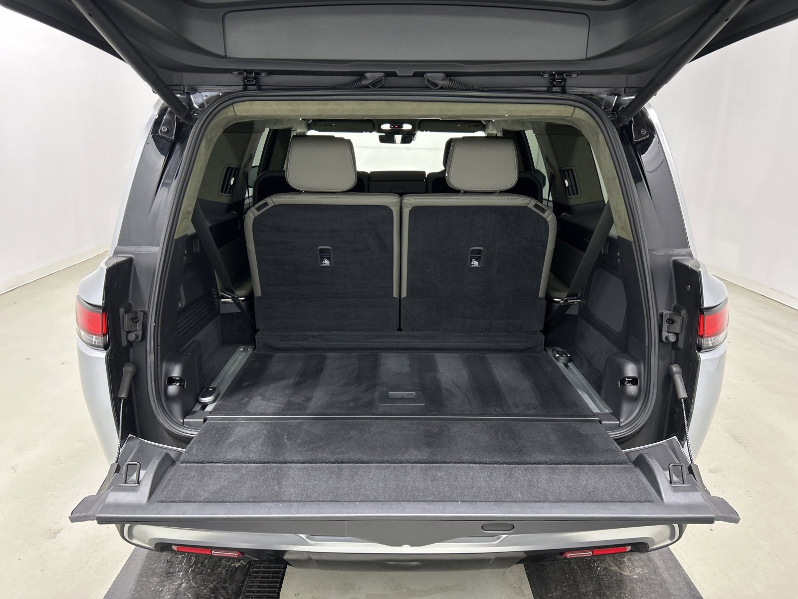 Used 2022 Rivian R1S Launch Edition AWD/4WD image 15