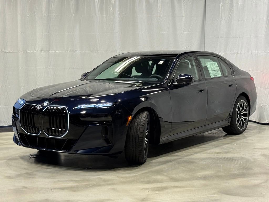 New 2026 BMW 760i xDrive w/ Executive Package AWD/4WD video 3