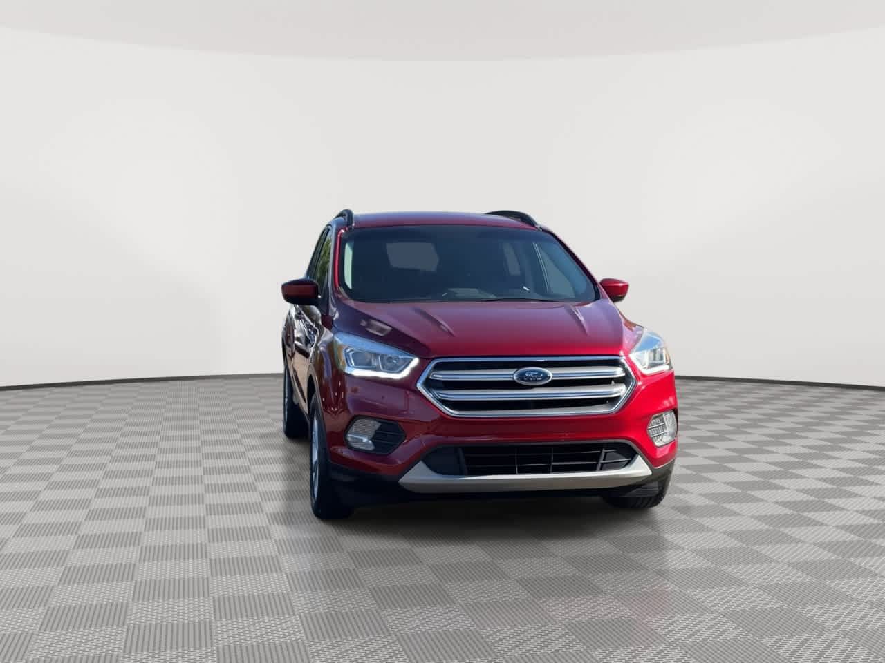 Used 2017 Ford Escape SE w/ Equipment Group 201A AWD/4WD image 3
