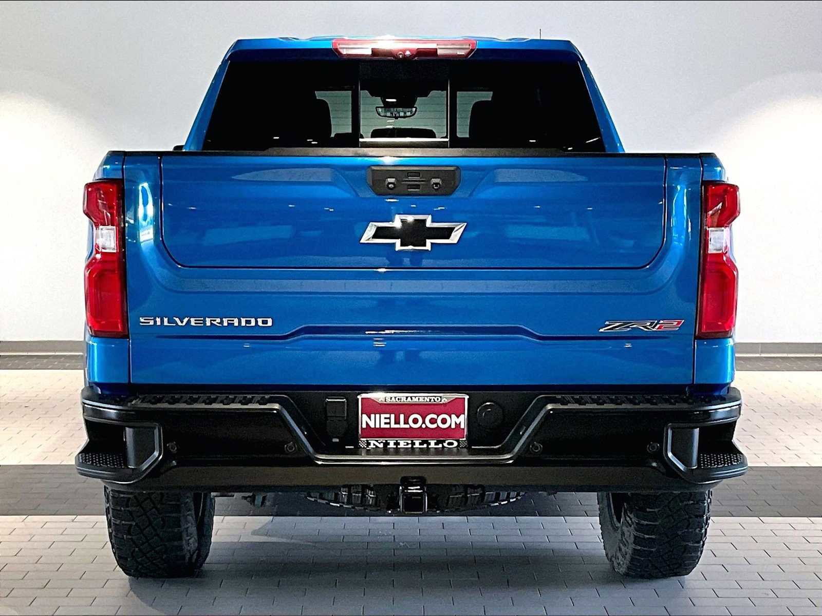 Used 2022 Chevrolet Silverado 1500 ZR2 w/ Technology Package image 9