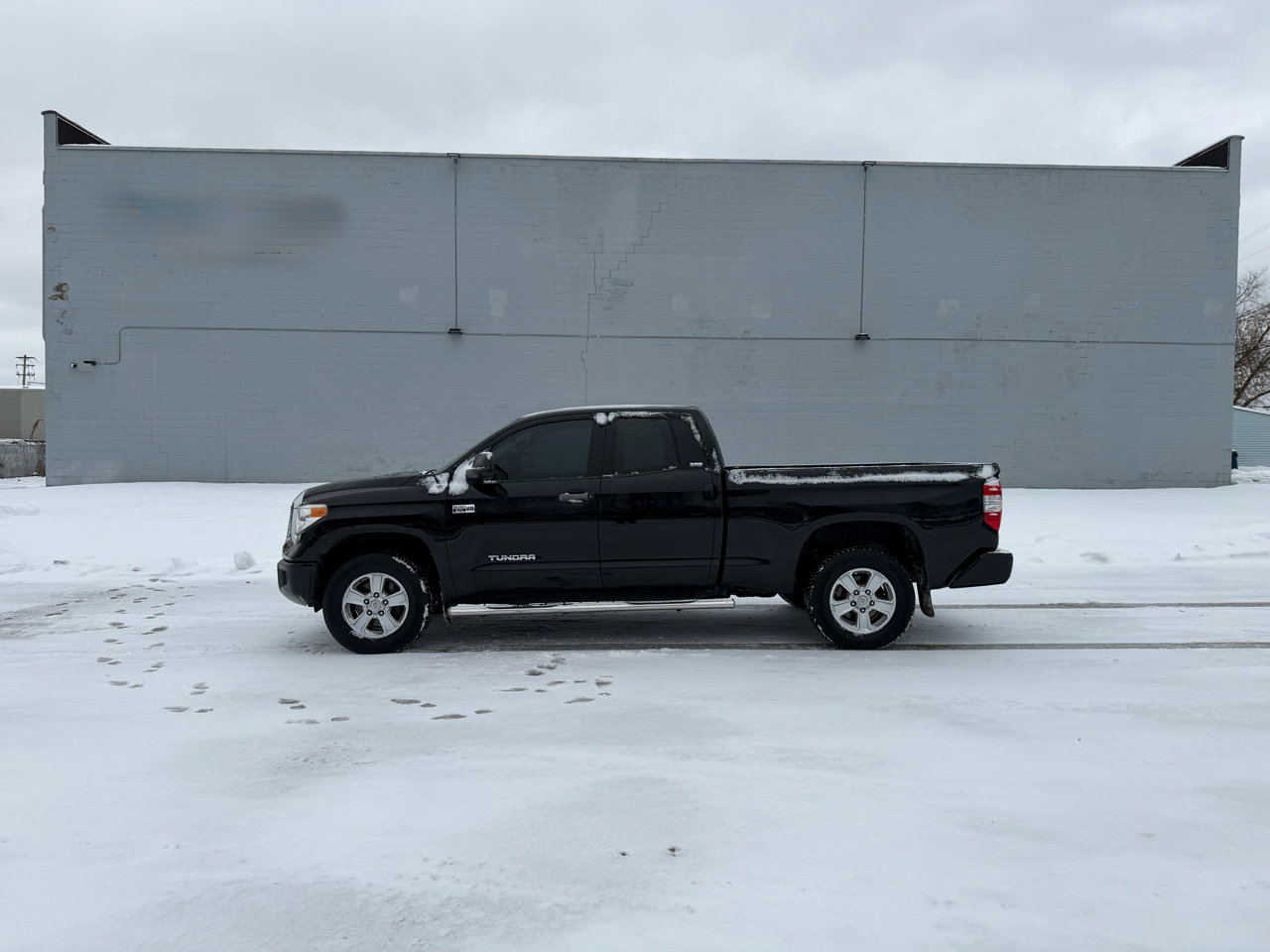 Used 2016 Toyota Tundra SR5 image 4