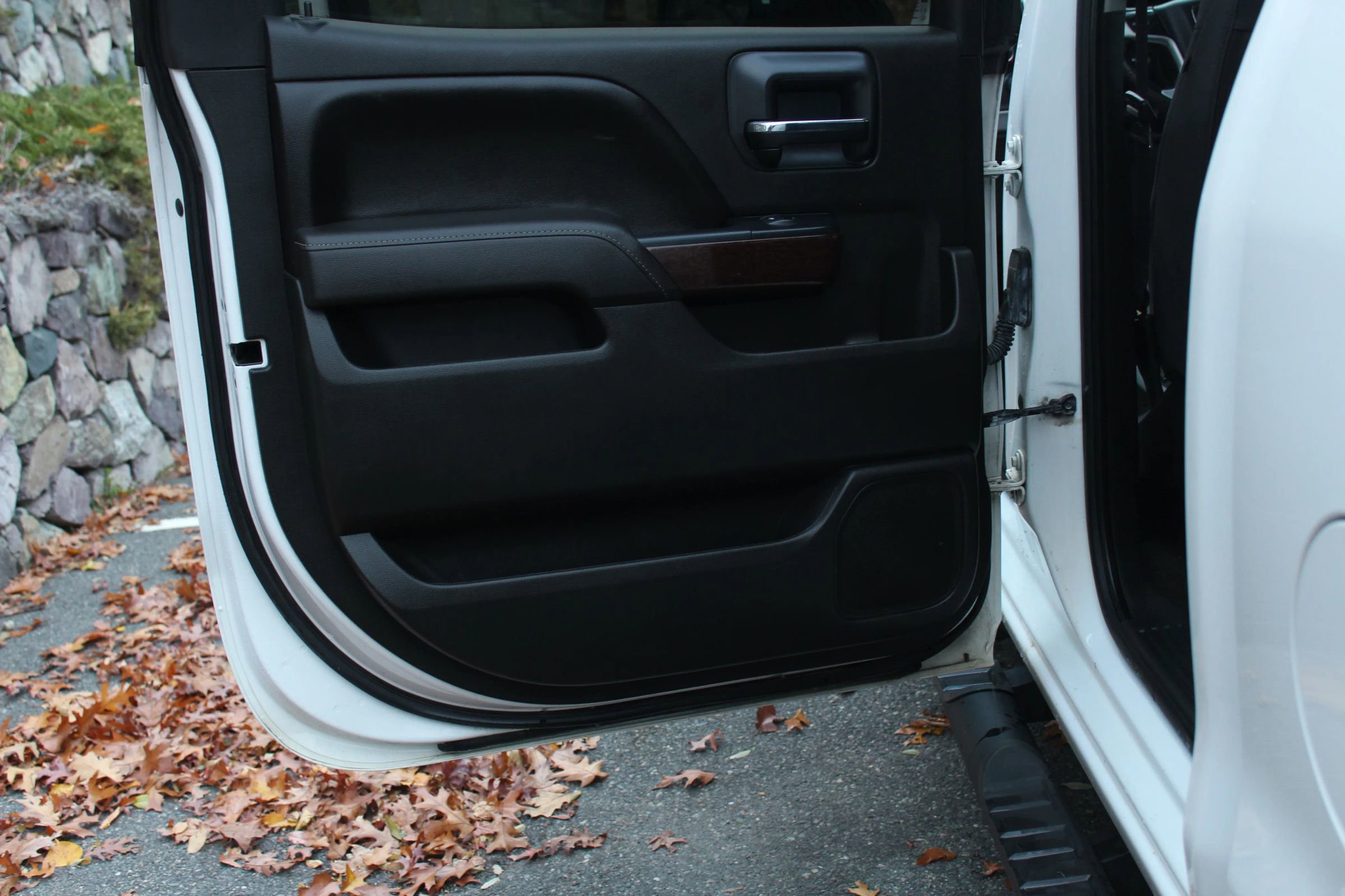 Used 2017 GMC Sierra 1500 SLE w/ SLE Value Package image 13