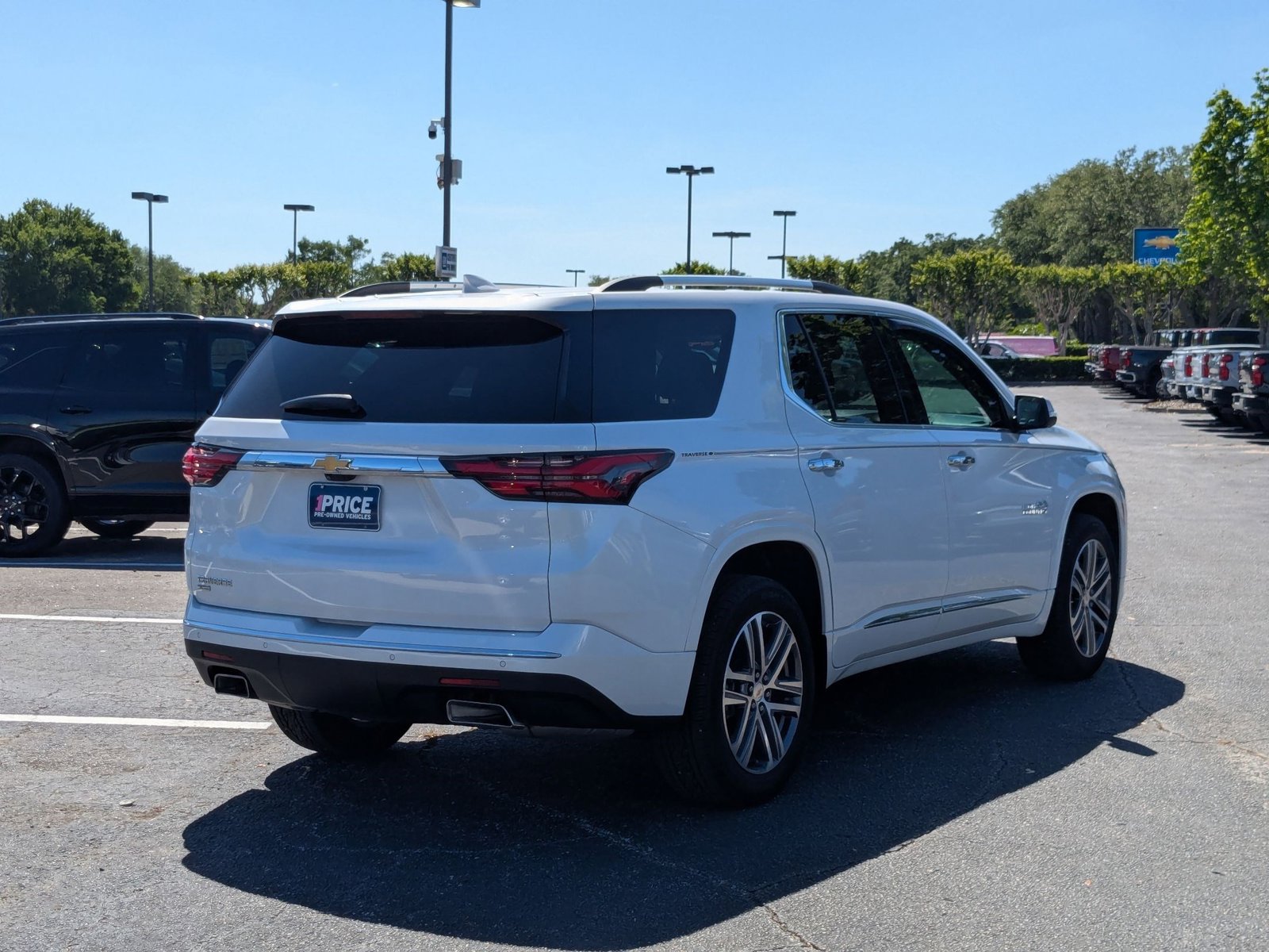 Used 2024 Chevrolet Traverse High Country FWD image 9