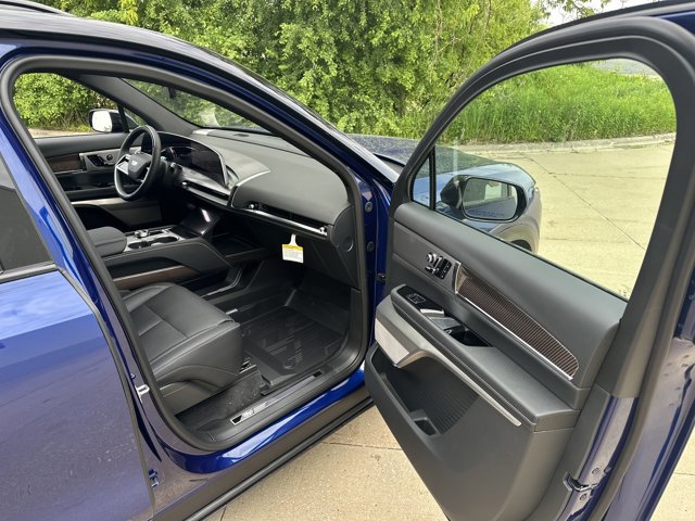 New 2026 Cadillac Vistiq Sport w/ LPO, Floor Liner Package image 34