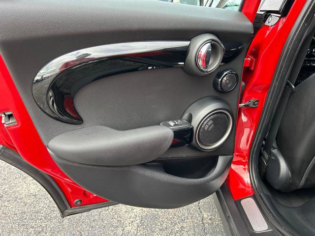 Used 2015 MINI Cooper S image 17