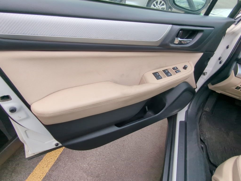 Used 2018 Subaru Outback 2.5i Premium AWD/4WD image 8