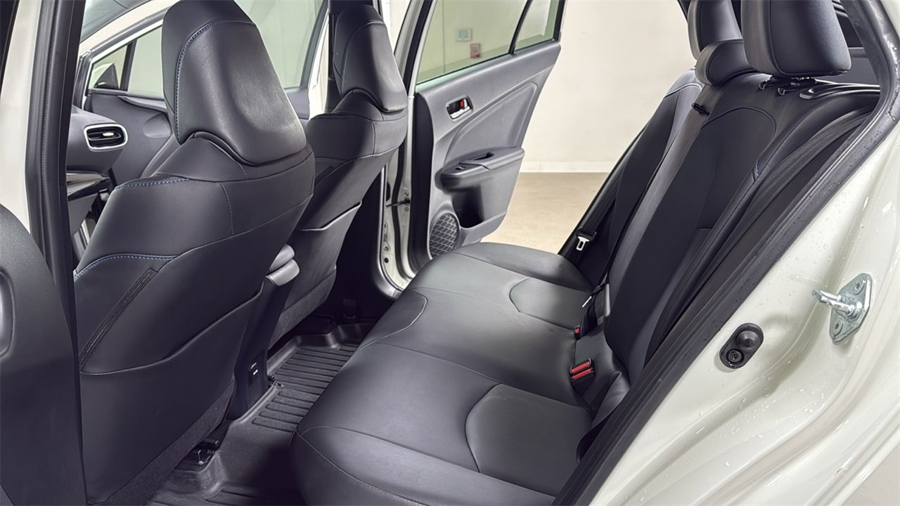 Used 2016 Toyota Prius Four image 15