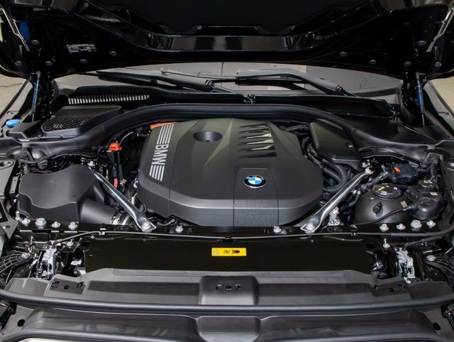 Used 2026 BMW 550e xDrive w/ Premium Package image 5