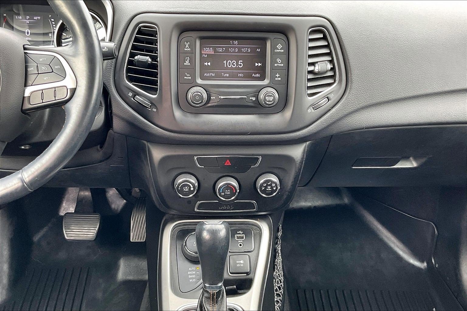 Used 2018 Jeep Compass Latitude image 9