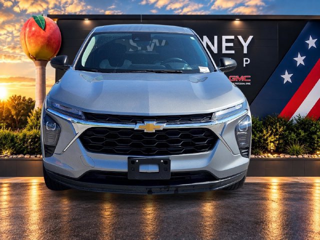 Used 2024 Chevrolet Trax LS w/ Driver Confidence Package FWD image 8