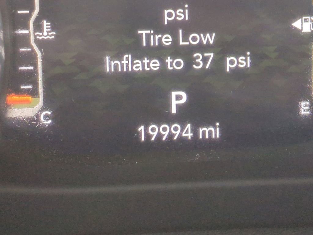 Used 2023 Jeep Gladiator Willys image 31