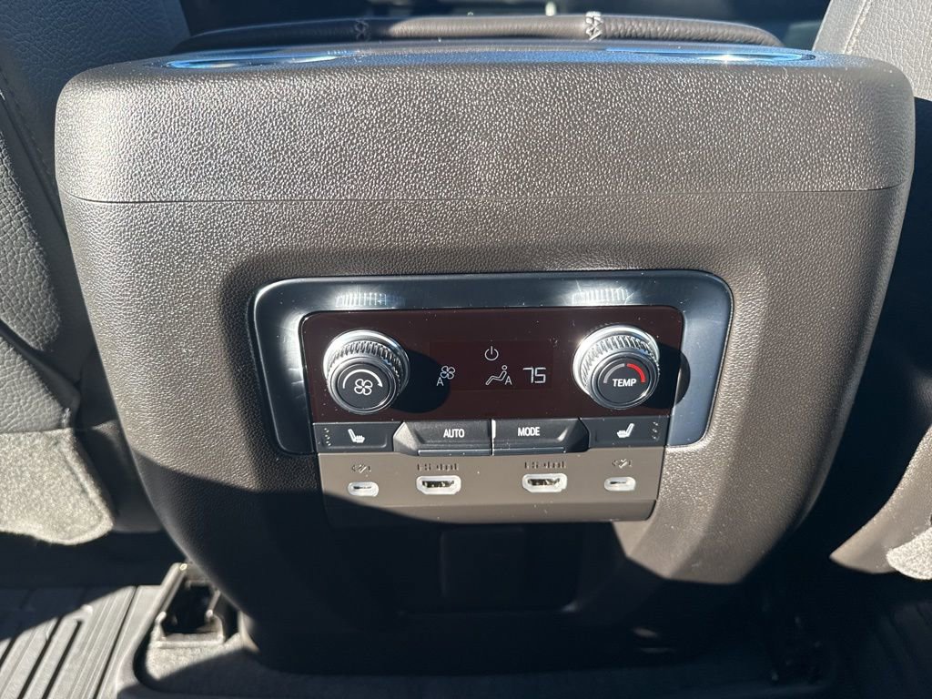 Used 2023 GMC Yukon Denali w/ Denali Reserve Package image 16