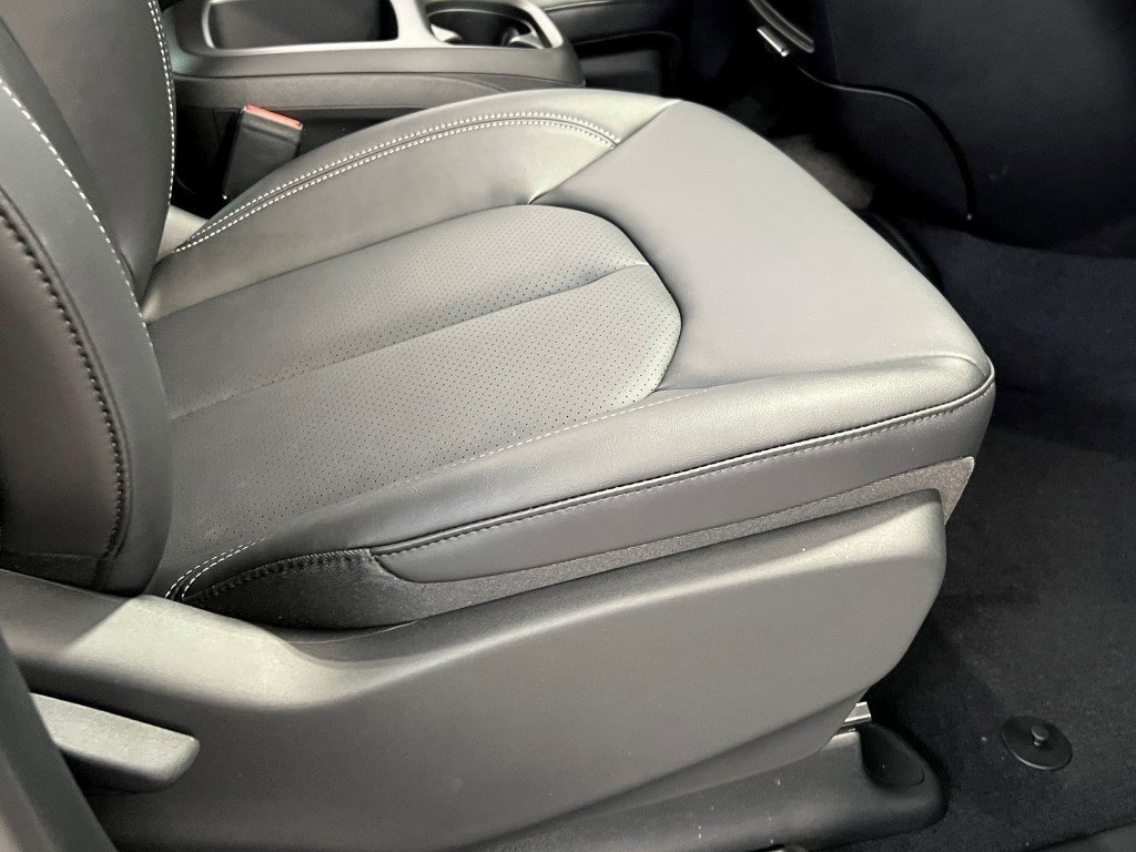 New 2026 Chrysler Voyager LX image 9