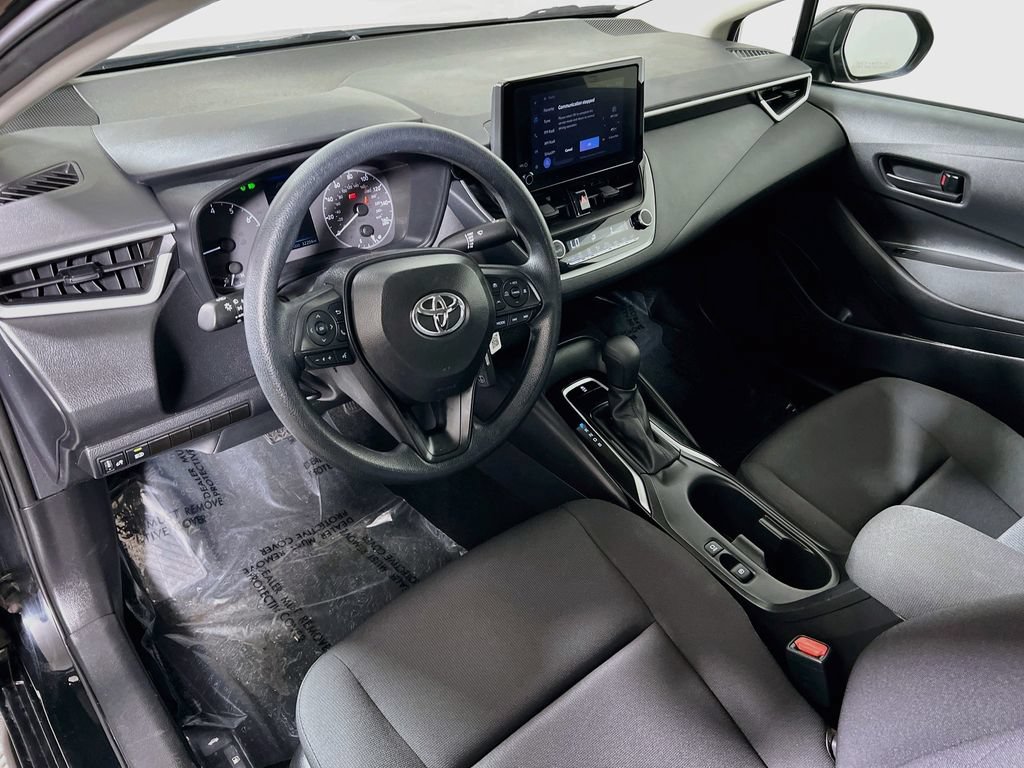Certified 2025 Toyota Corolla LE FWD image 9