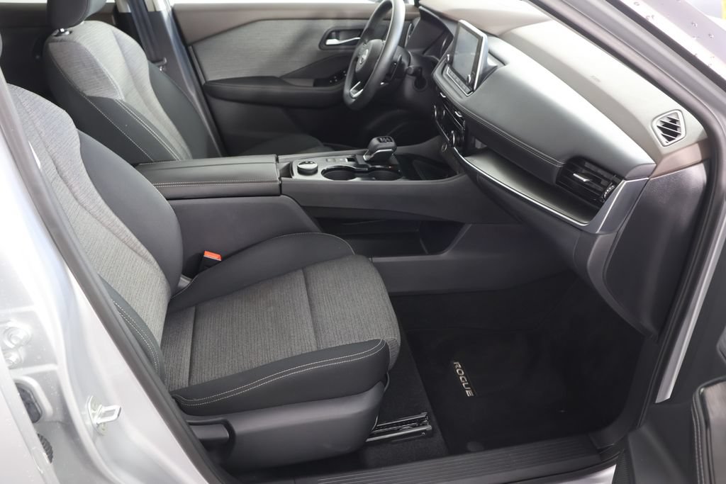 Used 2022 Nissan Rogue SV AWD/4WD image 22