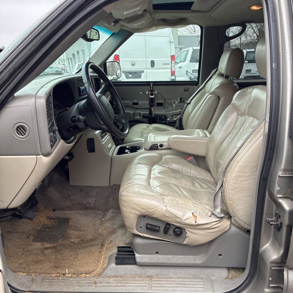 Used 2002 Chevrolet Suburban Z71 image 15
