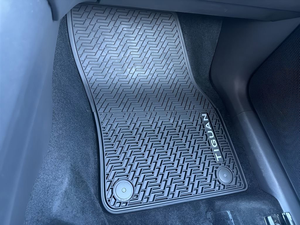 Used 2025 Volkswagen Tiguan S image 24