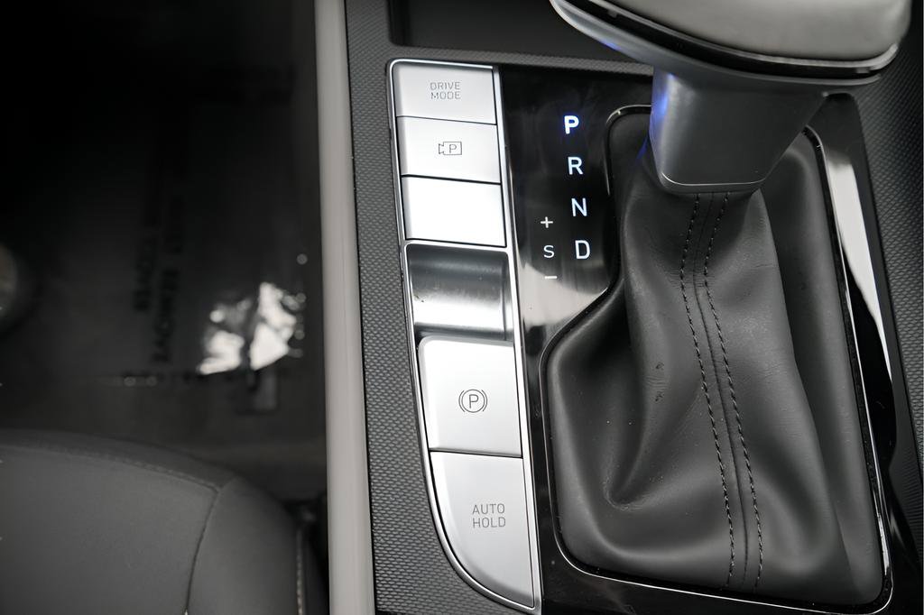 Certified 2025 Hyundai Elantra SEL FWD image 30