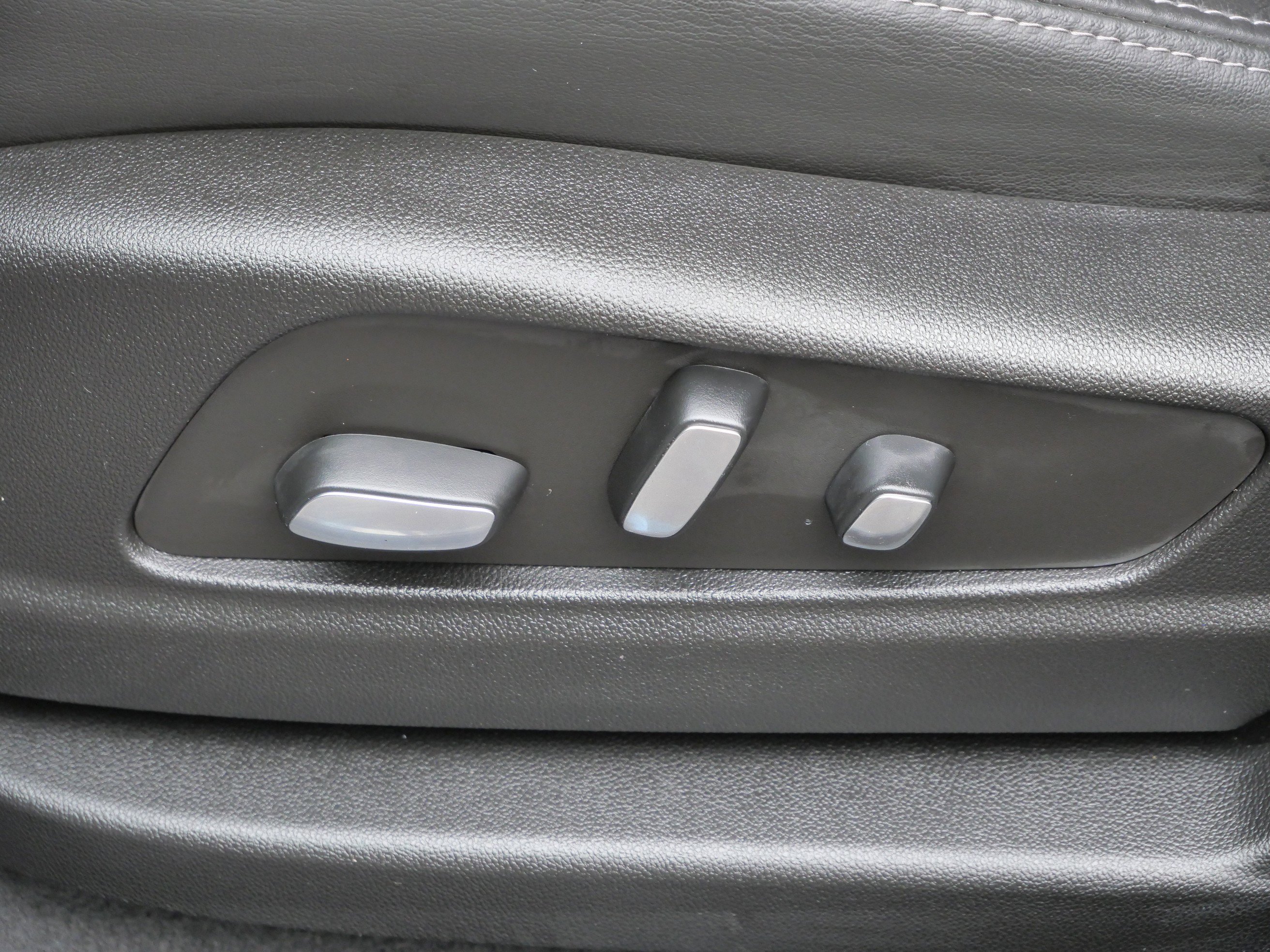 Certified 2024 Cadillac XT6 Premium Luxury w/ Technology Package image 7