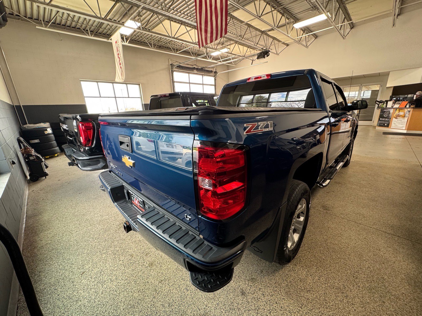 Used 2017 Chevrolet Silverado 1500 LT w/ All Star Edition AWD/4WD image 5