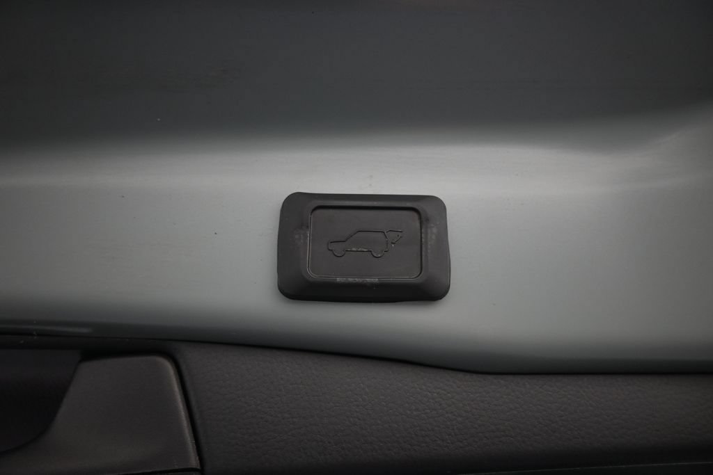 Certified 2020 Toyota RAV4 XLE Premium AWD/4WD image 23