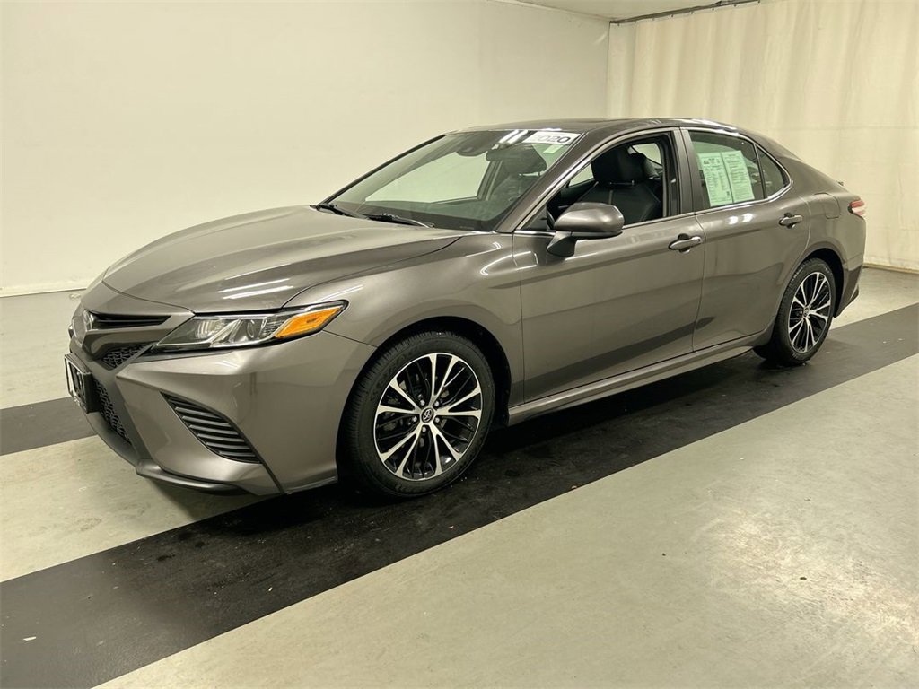 Used 2020 Toyota Camry image 5