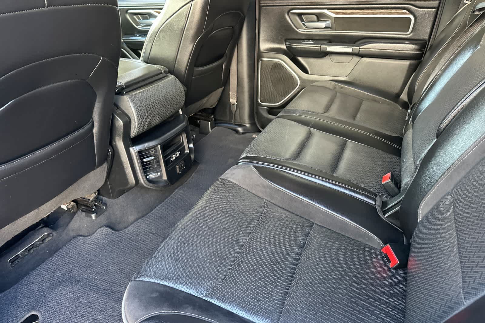 Used 2019 RAM 1500 Laramie AWD/4WD image 4