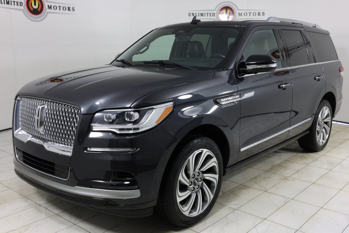 Used 2023 Lincoln Navigator Reserve AWD/4WD image 5