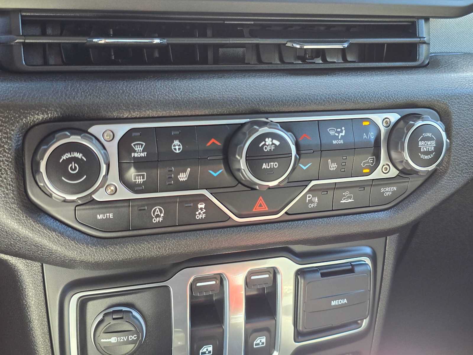 Used 2024 Jeep Wrangler Sport AWD/4WD image 28