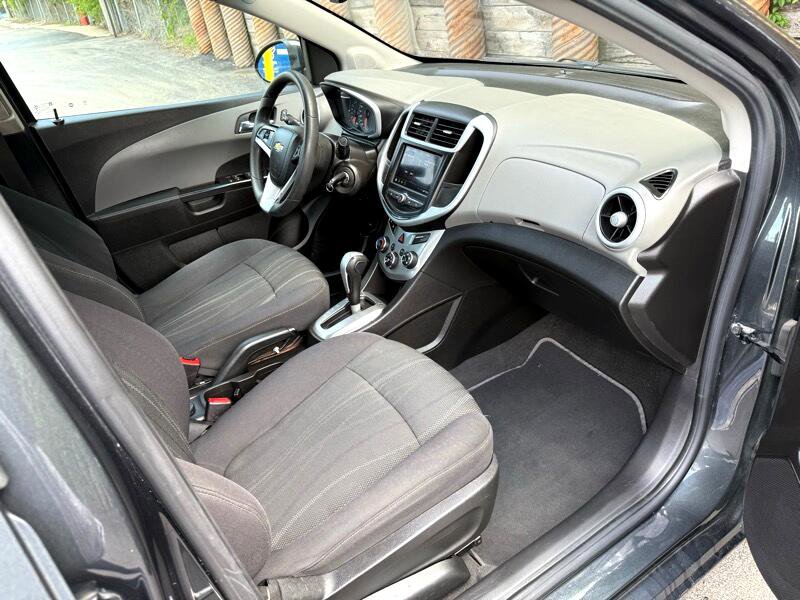 Used 2020 Chevrolet Sonic LT image 33