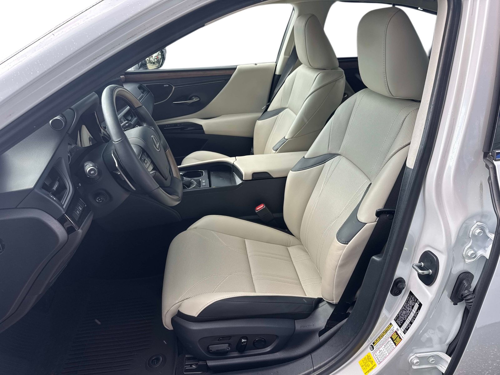Certified 2023 Lexus ES 300h Ultra Luxury w/ Accessory Package (Z2) FWD image 20