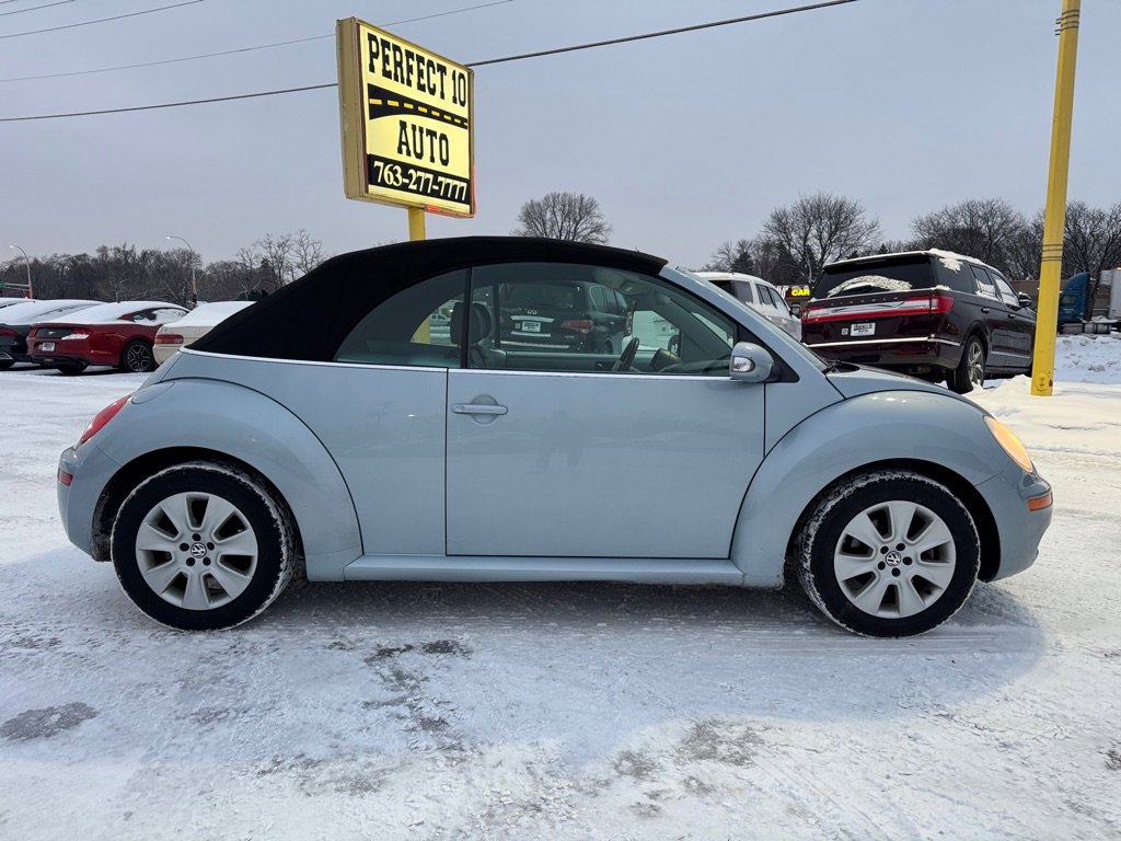 Used 2009 Volkswagen Beetle S image 3