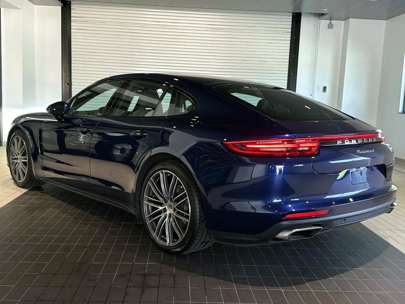 Used 2020 Porsche Panamera RWD image 3
