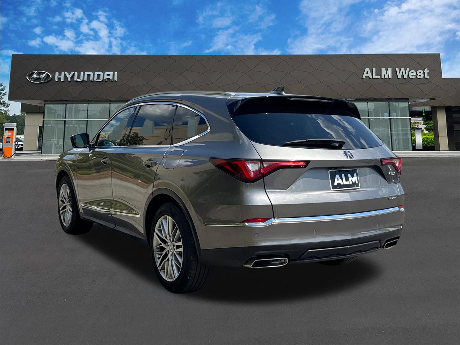 Used 2023 Acura MDX w/ Advance Package AWD/4WD image 7