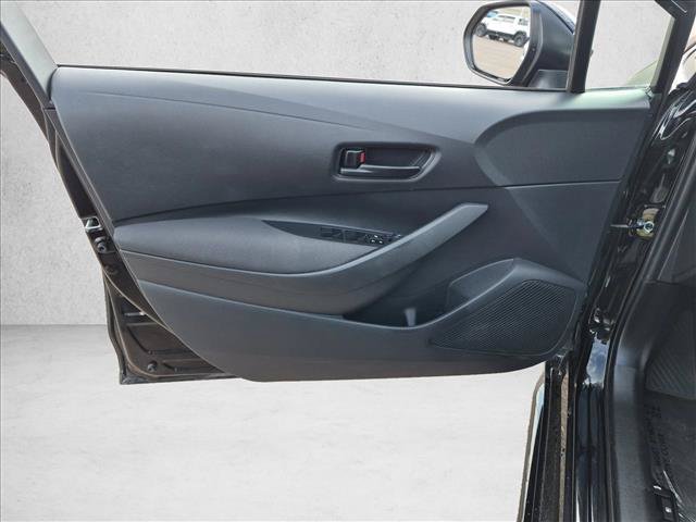 Used 2025 Toyota Corolla LE FWD image 10