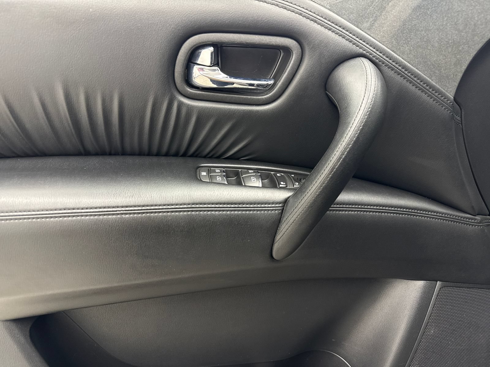 Used 2021 Nissan Armada SV RWD image 35
