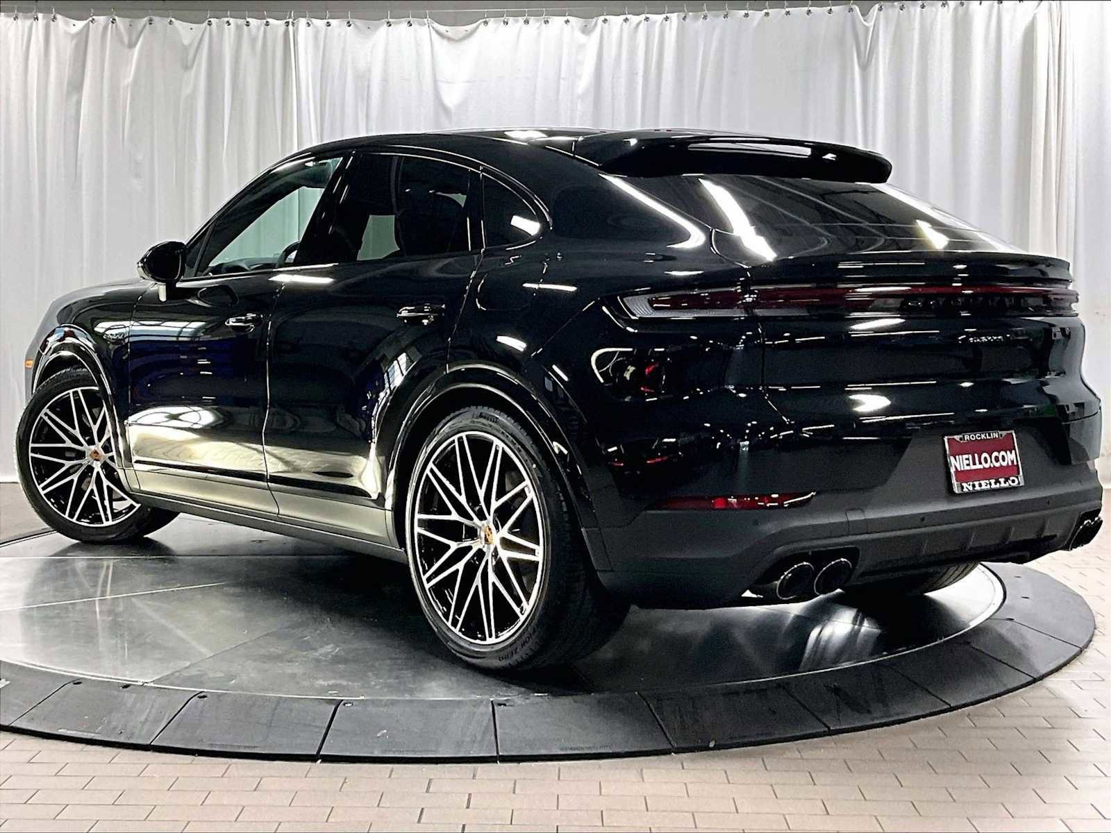 New 2026 Porsche Cayenne S image 3